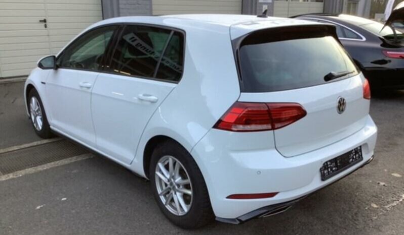 
								VW Golf Comfortline 2.0 TDI SCR DSG full									