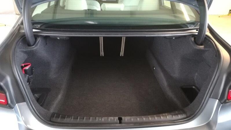 
								BMW 530d Limousine Luxury Line Steptronic full									