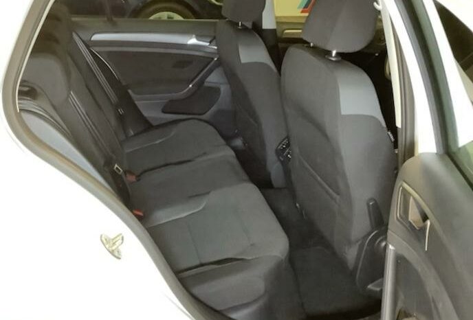 
								VW Golf Comfortline 2.0 TDI SCR DSG full									